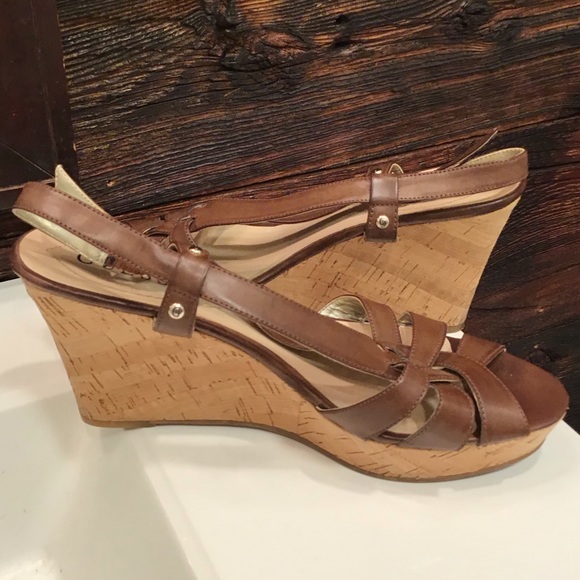Guess Sandal Kayce Brown Strappy Cork Wedge SZ 10 - Picture 11 of 11